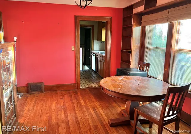 Photo 4 of Sale Pending at 1441 Catalpa Dr, Berkley, MI 48072 2051 | MLS# 61025422 | Listing updated on 2026-09-02