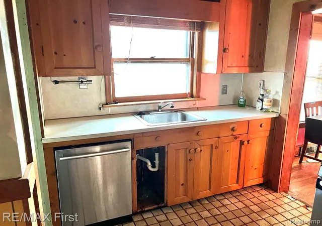 Photo 5 of Sale Pending at 1441 Catalpa Dr, Berkley, MI 48072 2051 | MLS# 61025422 | Listing updated on 2026-09-02