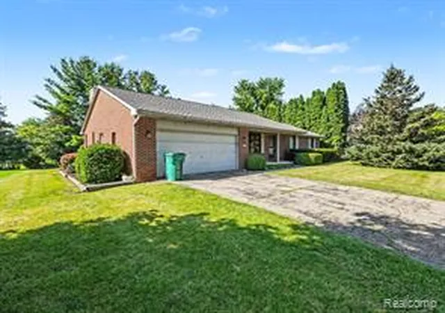 Homes for sale in Saline, MI | 415 Bennington Ct, Saline, MI 48176 | MLS# 61009673