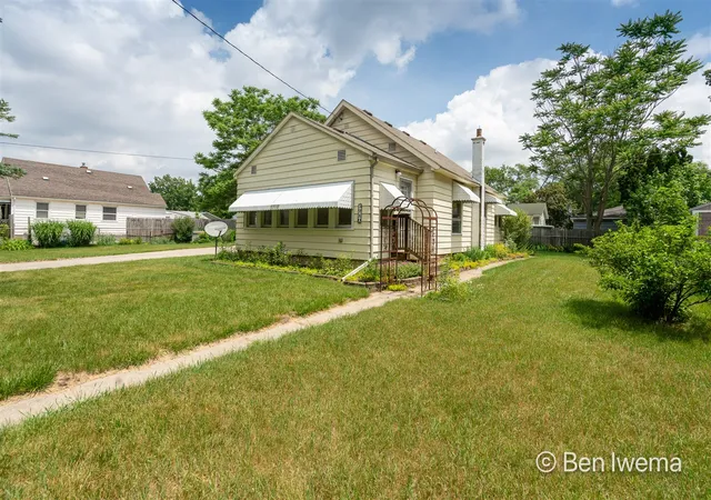 Homes for sale in Wyoming, MI | 3710 Oriole Ave, Wyoming, MI 49509 | MLS# 70538482