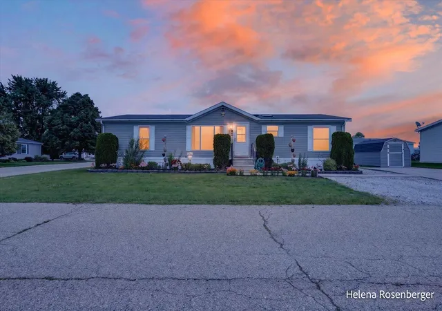 Homes for sale in Caledonia, MI | 5505 Filly Dr, Caledonia, MI 49316 | MLS# 70540460
