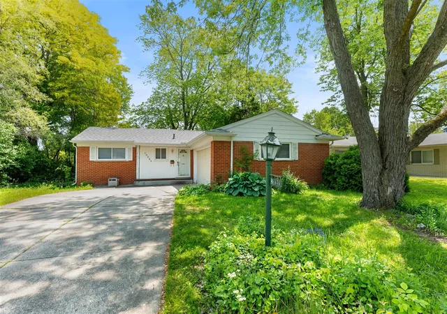 Photo 1 of Sale Pending at 29848 Rambling Rd, Southfield, MI 48076 | MLS# 70502979 | Listing updated on 2026-01-25