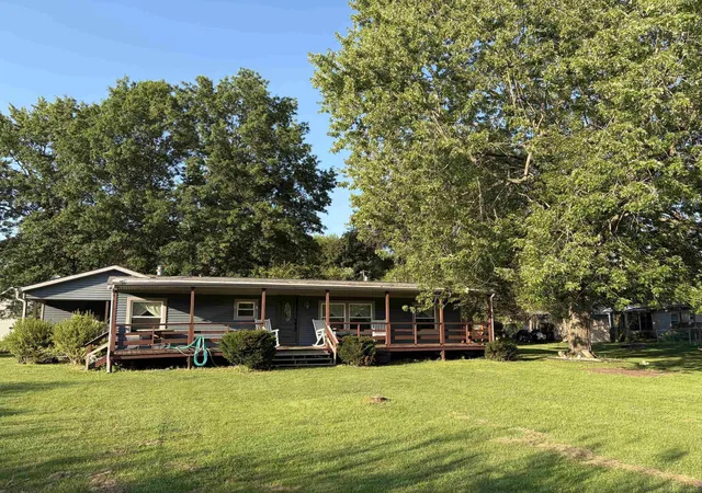 Homes for sale in Algonac, MI | 351 Center St, Algonac, MI 48001 | MLS# 50209311