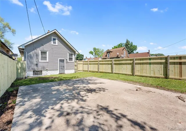 Homes for sale in Ecorse, MI | 23 W Broadway St, Ecorse, MI 48229 | MLS# 60998322
