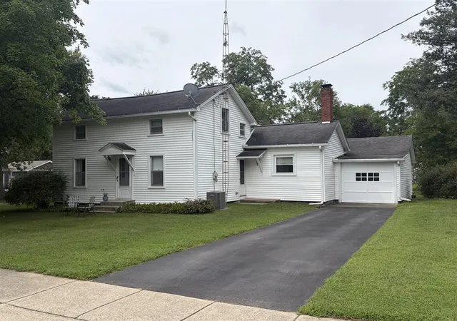Photo 4 of Single family home for sale at 204 Litchfield St, Clinton, MI 49236 | MLS# 70554094 | Listing updated on 2026-08-22