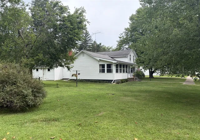 Photo 5 of Single family home for sale at 204 Litchfield St, Clinton, MI 49236 | MLS# 70554094 | Listing updated on 2026-08-22