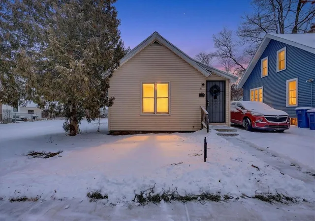 Homes for sale in Grand Rapids, MI | 511 Gilbert St, Grand Rapids, MI 49507 | MLS# 70511942