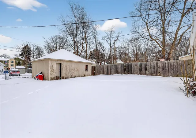 Homes for sale in Grand Rapids, MI | 511 Gilbert St, Grand Rapids, MI 49507 | MLS# 70511942