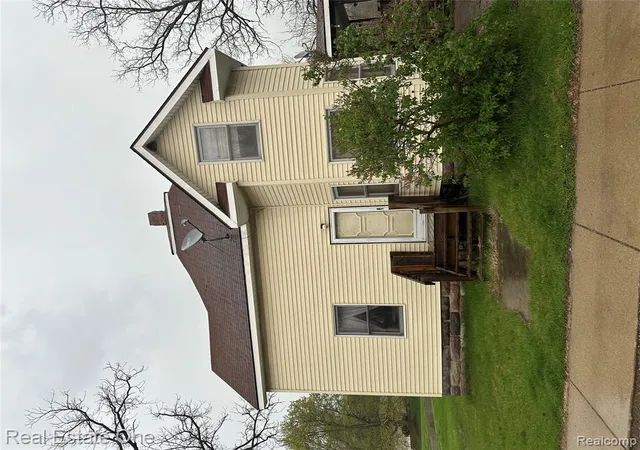Homes for sale in Ortonville, MI | 208 N Church St, Ortonville, MI 48462 | MLS# 60987072