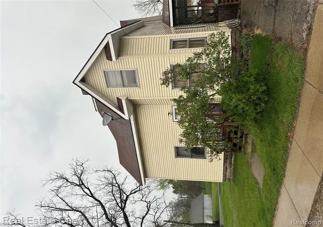 Homes for sale in Ortonville, MI | 208 N Church St, Ortonville, MI 48462 | MLS# 60987072