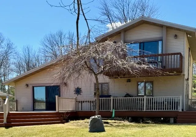 3rd image of 2926 West River Dr, Gladwin, MI 48624 | MLS# 50205009