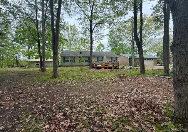 Homes for sale in Sanford, MI | 5994 N Lake Sanford Rd, Sanford, MI 48657 | MLS# 60998541
