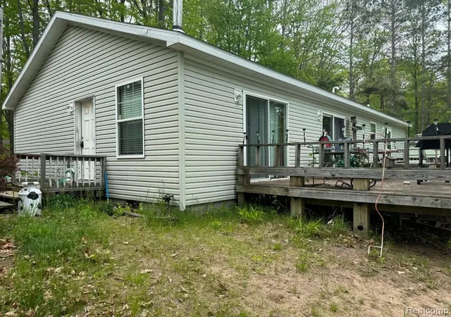 Homes for sale in Sanford, MI | 5994 N Lake Sanford Rd, Sanford, MI 48657 | MLS# 60998541