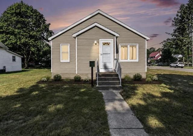 Photo 2 of Single family home for sale at 509 N Delia St, Ludington, MI 49431 | MLS# 70546301 | Listing updated on 2026-08-28