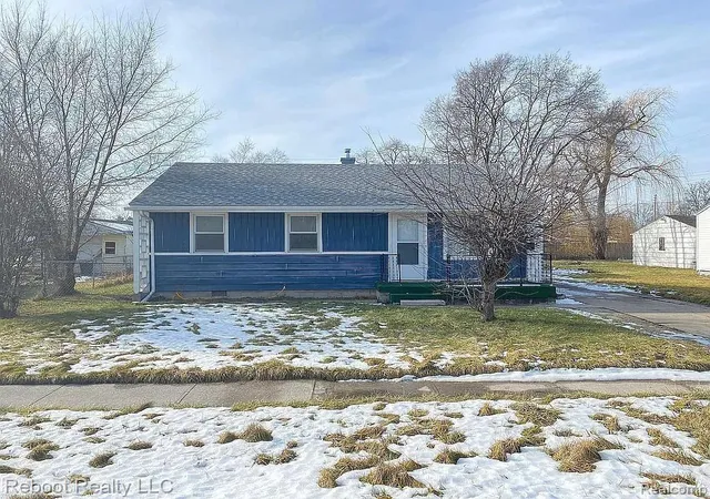 Homes for sale in Saginaw, MI | 611 S 24th St, Saginaw, MI 48601 | MLS# 61008809