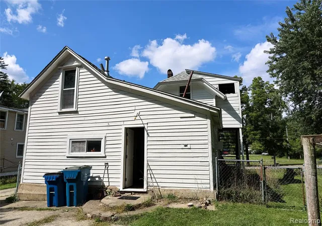 Photo 3 of Single family home for sale at 208 Baird St, Holly, MI 48442 1624 | MLS# 61024520 | Listing updated on 2026-09-09