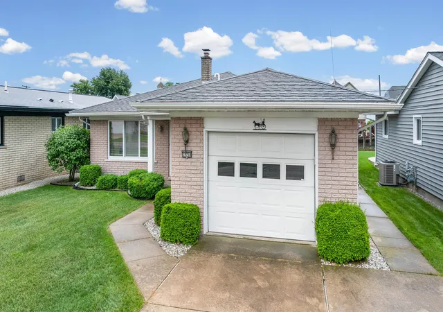 Homes for sale in New Baltimore, MI | 35758 Bal Clair St, New Baltimore, MI 48047 | MLS# 50211881