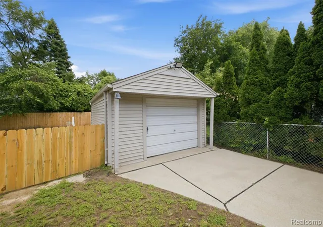 34th image of 24824 Princeton St, Dearborn, MI 48124 | MLS# 61004353
