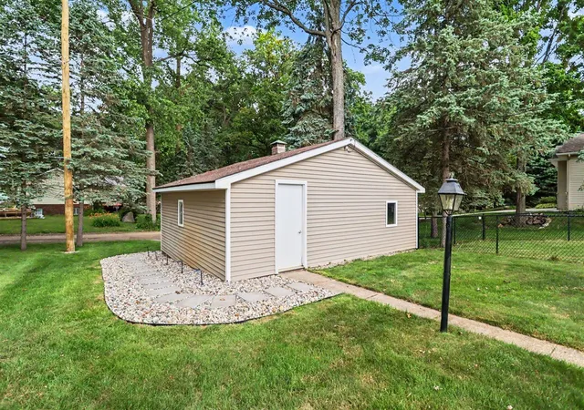 Homes for sale in Delton, MI | 11197 Oak Dr, Delton, MI 49046 | MLS# 70542773