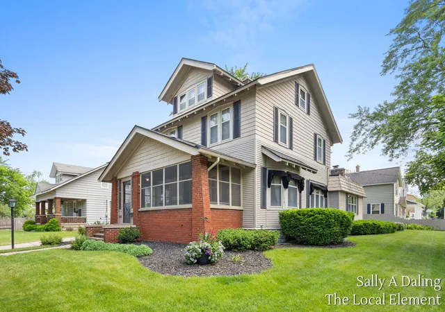 Homes for sale in Grandville, MI | 3042 Ottawa Ave, Grandville, MI 49418 | MLS# 70534920