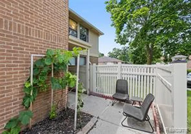 Homes for sale in South Lyon, MI | 61154 Greenwood Dr, South Lyon, MI 48178 | MLS# 61009327