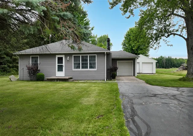 2nd image of 18788 Dice Rd, Merrill, MI 48637 | MLS# 70541441