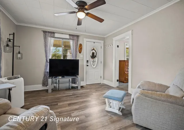 Photo 3 of Sale Pending at 1834 Allegan St, Saginaw, MI 48602 | MLS# 50219896 | Listing updated on 2026-09-08