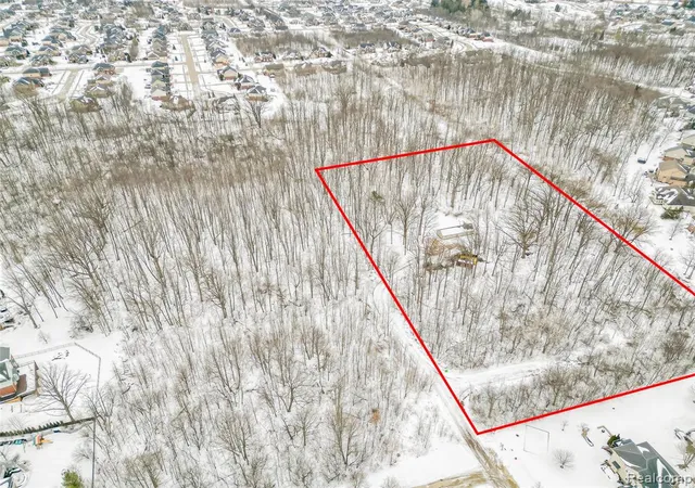 5th image of 52485 10 Mile Rd, South Lyon, MI 48178 | MLS# 60970441