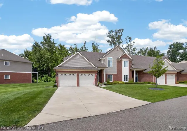 Photo 2 of Condo for sale at 3773 Eagle Crk Dr, Shelby Township, MI 48317 | MLS# 61010007 | Listing updated on 2026-08-30