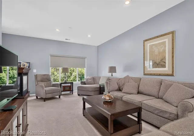 Photo 4 of Condo for sale at 3773 Eagle Crk Dr, Shelby Township, MI 48317 | MLS# 61010007 | Listing updated on 2026-08-30