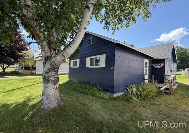 Single family home for sale at 15 Grand Ave, L'Anse, MI 49946 | MLS# 50219411