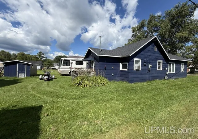 Photo 2 of Single family home for sale at 15 Grand Ave, L'anse, MI 49946 | MLS# 50219411 | Listing updated on 2026-10-04