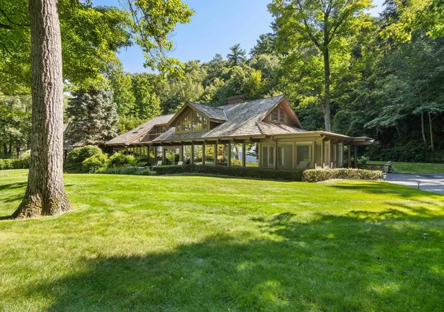 1st image of 7200 Peninsula Dr, Traverse City, MI 49686 | MLS# 80072416