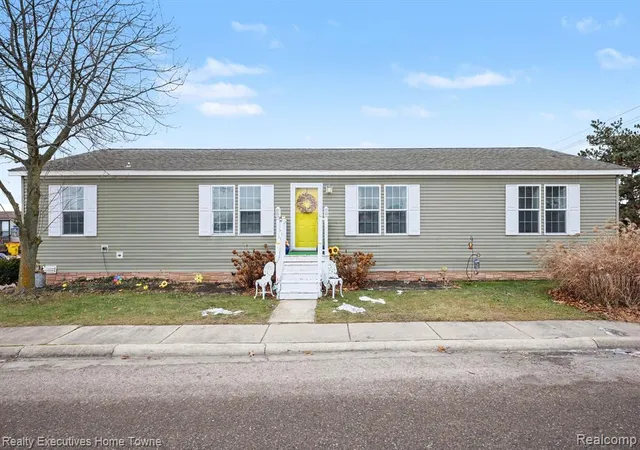 Homes for sale in Macomb, MI | 46229 Worlington Dr, Macomb, MI 48044 | MLS# 60960531