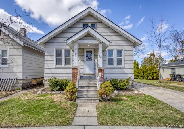 2nd image of 17185 New York St, Detroit, MI 48224 2212 | MLS# 60982338