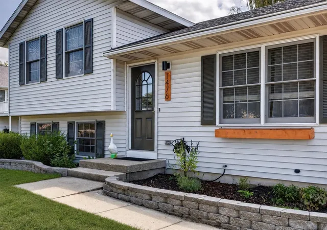 Photo 1 of Sale Pending at 1476 Meadowview St, Wyoming, MI 49509 | MLS# 70554008 | Listing updated on 2026-09-09