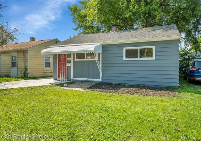 Photo 3 of Sale Pending at 21315 S La Salle Blvd, Warren, MI 48089 | MLS# 60338881 | Listing updated on 2025-06-17