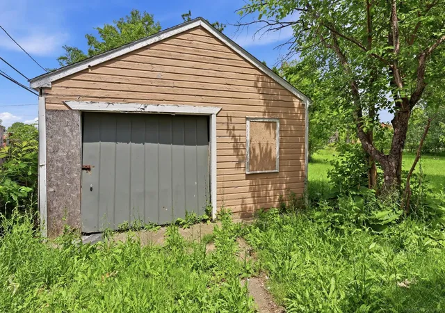 20th image of 18545 Huntington Ave, Harper Woods, MI 48225 | MLS# 50213246