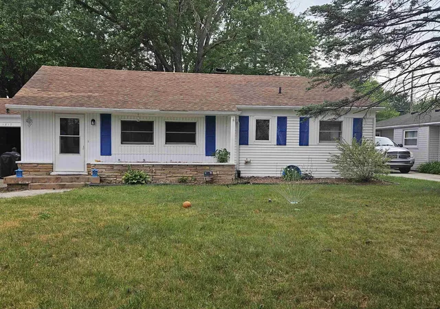 Homes for sale in Algonac, MI | 1817 Saint Clair Blvd St, Algonac, MI 48001 | MLS# 50210917