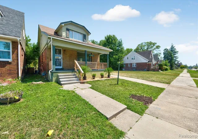 Photo 2 of Single family home for sale at 5808 Wayburn St, Detroit, MI 48224 3041 | MLS# 61021691 | Listing updated on 2026-08-23