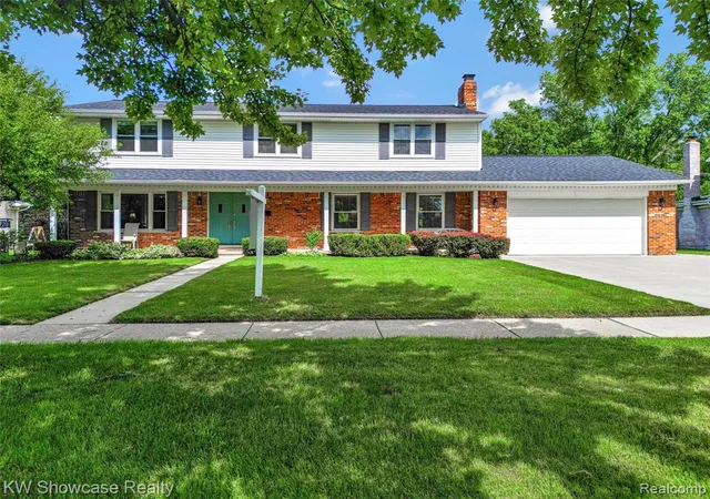3rd image of 16720 Wayne Rd, Livonia, MI 48154 | MLS# 61007492