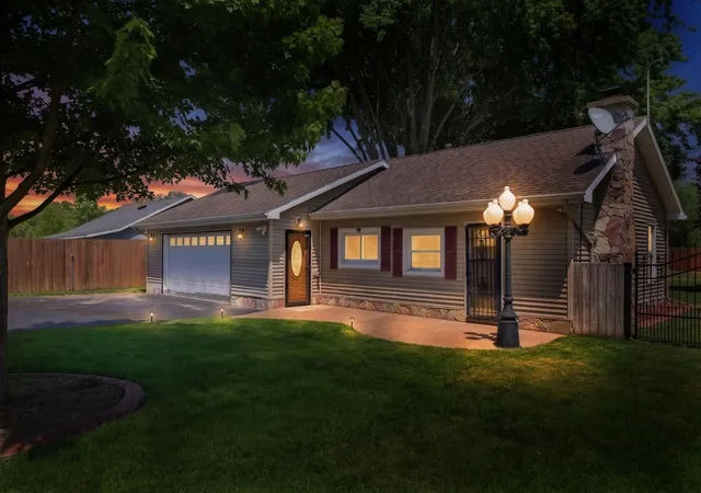 3rd image of 2743 N Michigan 140 Hwy, Watervliet, MI 49098 | MLS# 70537259
