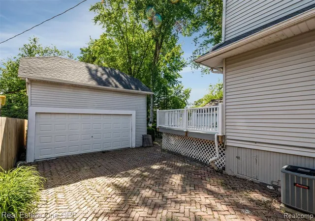 Homes for sale in Grosse Pointe, MI | 957 Fisher Rd, Grosse Pointe, MI 48230 | MLS# 60999099