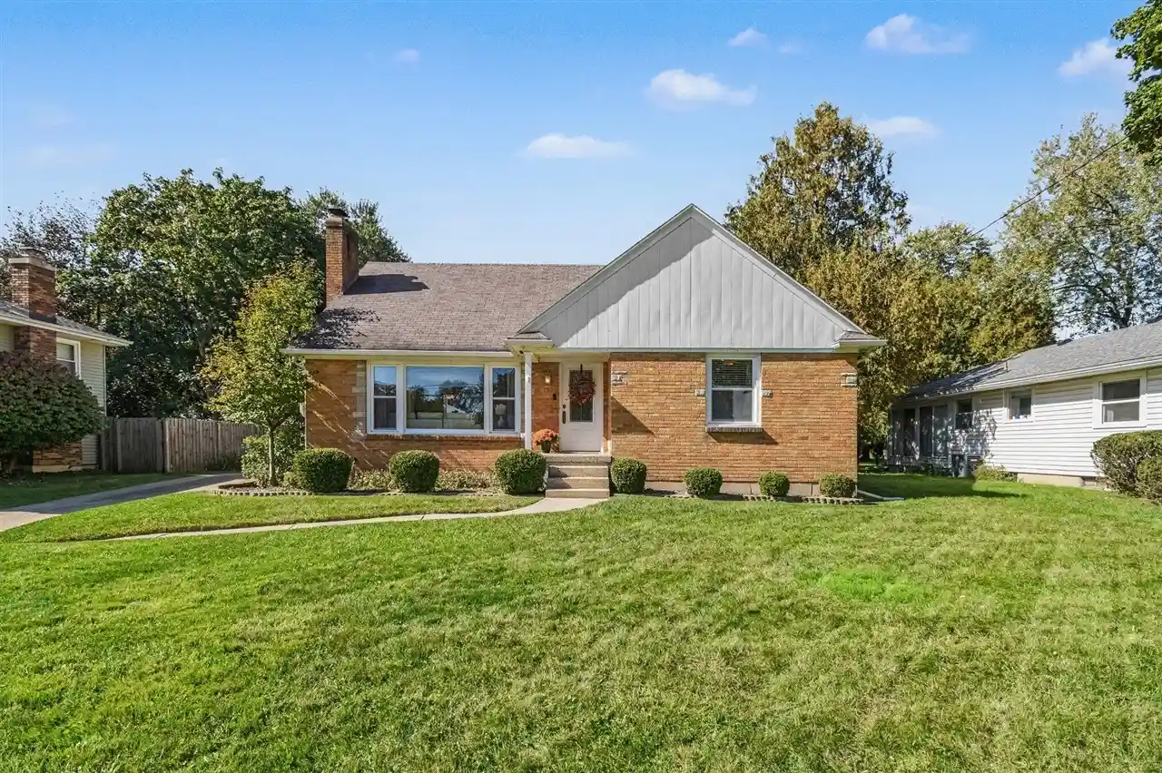 Photo 1 of Sale Pending at 843 Fairfield Ave, Grand Rapids, MI 49504 | MLS# 70563468 | Listing updated on 2026-10-16
