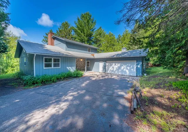 Photo 1 of Single family home for sale at 52785 Us Hwy 41, Calumet, MI 49913 | MLS# 50218558 | Listing updated on 2026-09-14