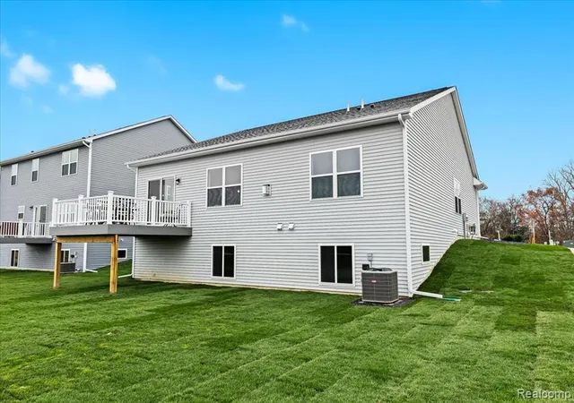 33rd image of 362 Jubilee Dr, Whitmore Lake, MI 48189 | MLS# 60983718