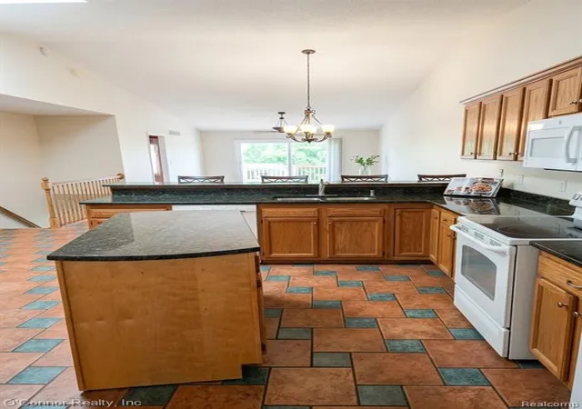 2nd image of 836 Crystal Ln, Marysville, MI 48040 1574 | MLS# 61023484