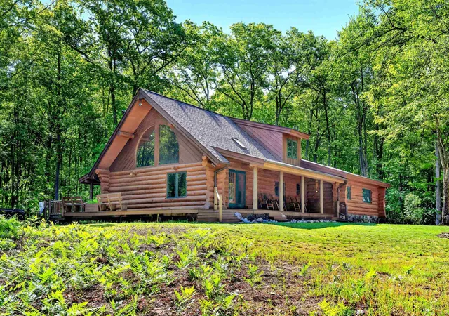 1st image of 837 E Whitetail Dr, Midland, MI 48640 | MLS# 50209930