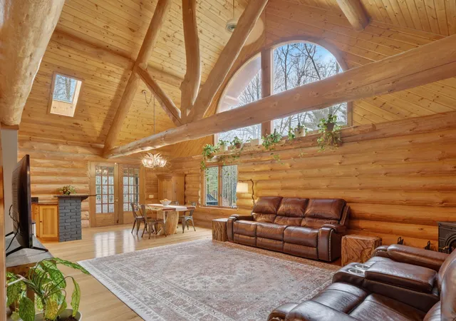 2nd image of 837 E Whitetail Dr, Midland, MI 48640 | MLS# 50209930