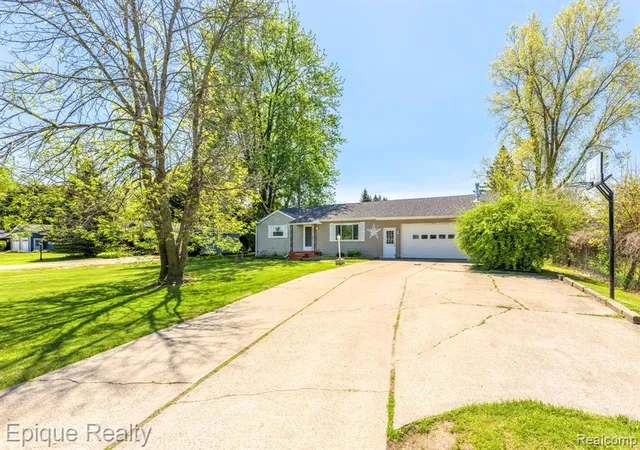 Homes for sale in Davison, MI | 11110 Davison Rd, Davison, MI 48423 | MLS# 60994267